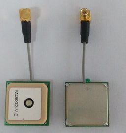Chine Antenne en céramique de correction de GPS de voiture 1575 mégahertz avec MCX le gris de câble du connecteur rf 1,13 fournisseur